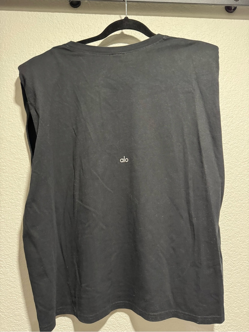 ALO Muscle Tee - Picture 2 of 3